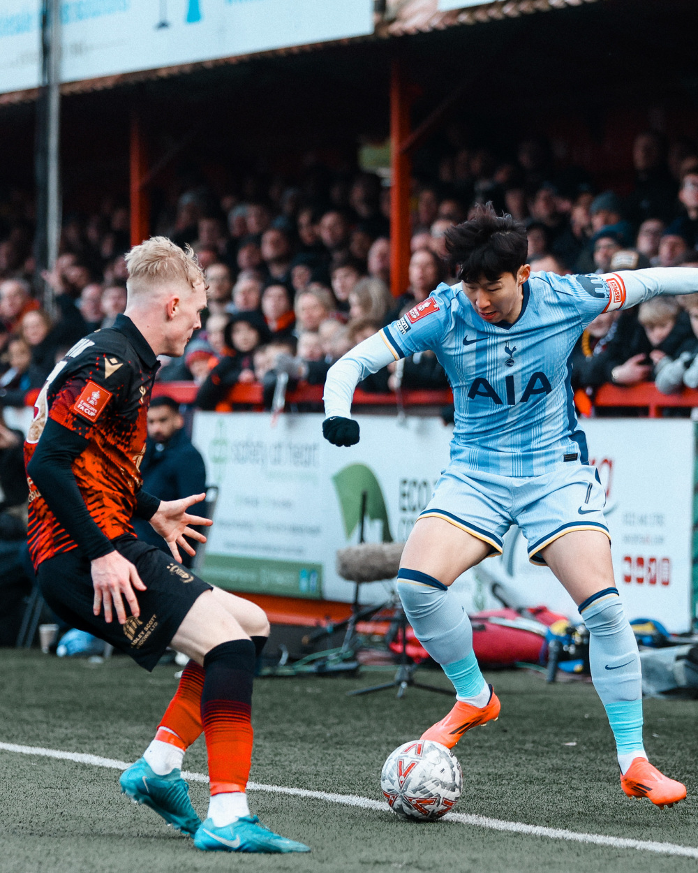 包含AC米兰战平切尔西，孙兴慜乌龙送礼足总杯的词条