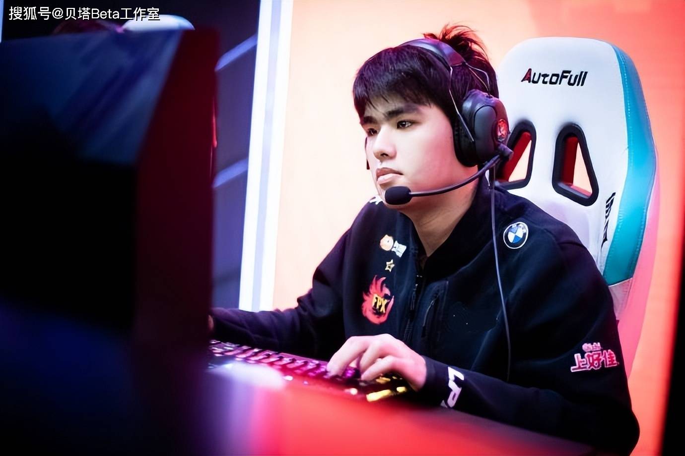 开云体育平台APP-CLG力克FPX,Clid打出惊人五杀八强赛3:0(洛杉矶)的简单介绍