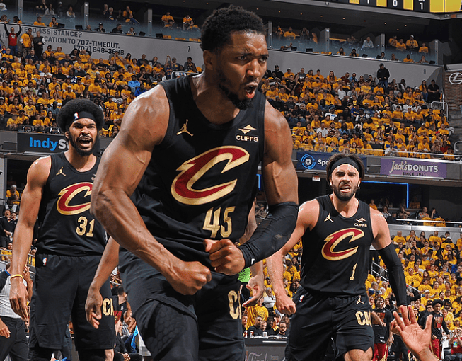 开云下载-意大利男篮翻盘美国男篮,米切尔统治全场的简单介绍