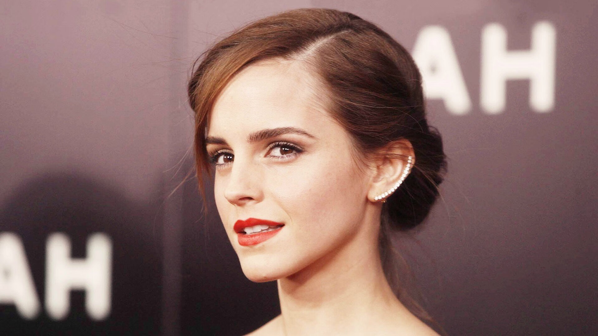 开云体育-当1989的铜墙铁壁遇见2077的银色闪电—两个接管如何定义不同时代的篮球美学